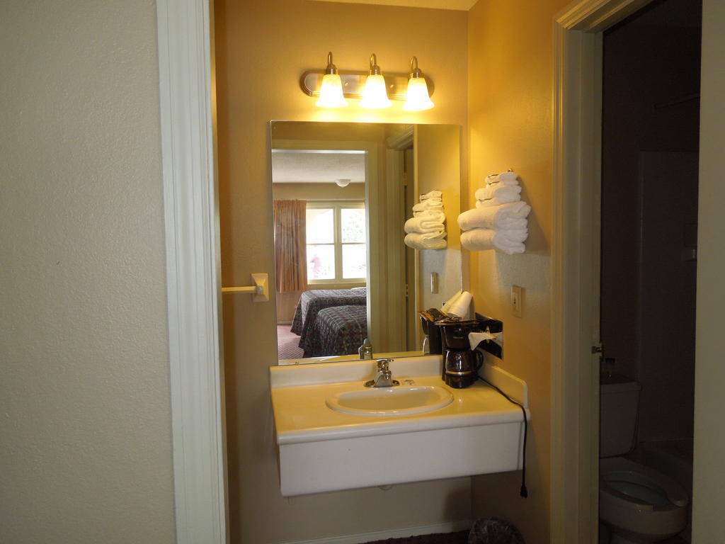 Americas Best Value Inn Chillicothe Exterior photo